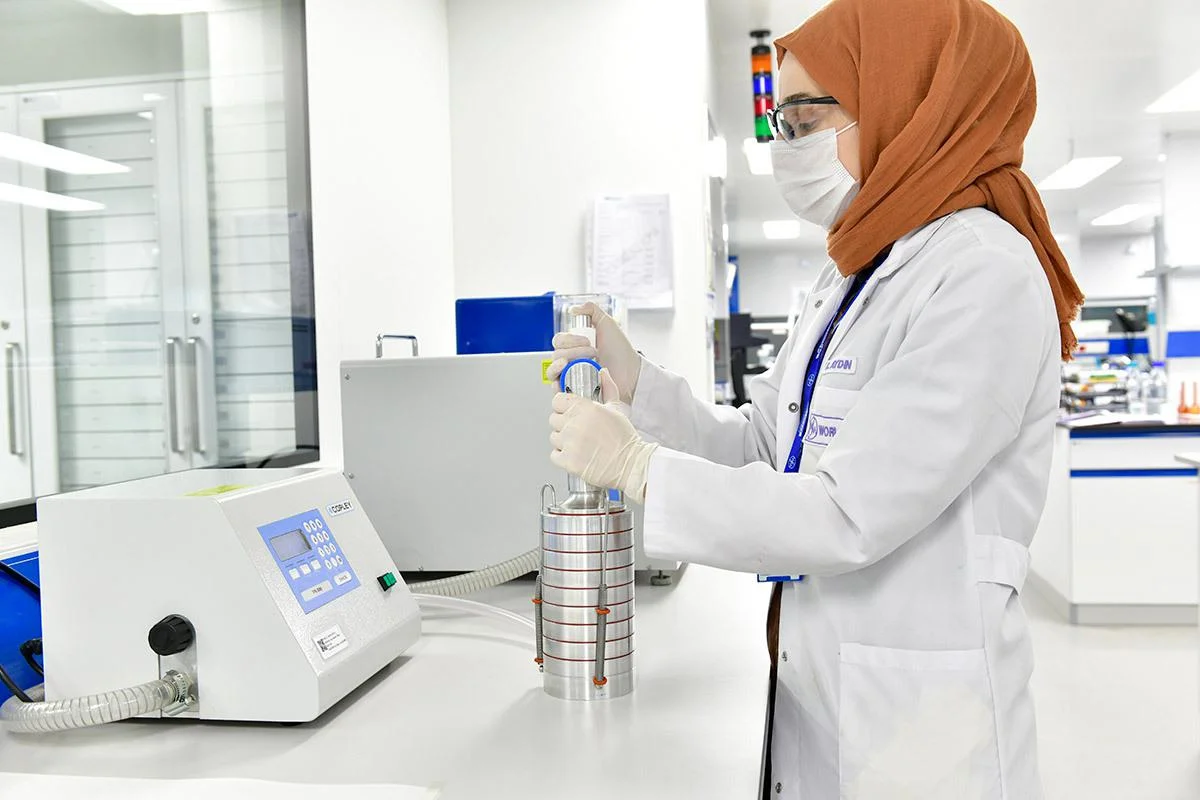 Мы с гордостью успешно представляем нашу страну.